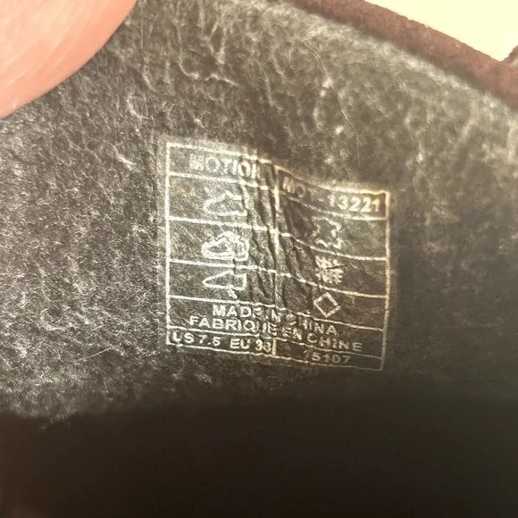 TAOS, Women's Motion Suede Walking Burgundy/Black Sneakers, US Women's 7.5 - Picture 7 of 7